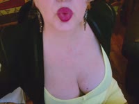 A hot woman who loves transgression on all its forms, a warm and passionate woman, if you want a friend, or a hot sexy mature on cam, I