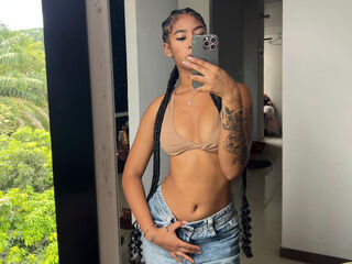 naughty cam girl fingering pussy CarolineCartson