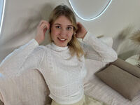 nude gamgirl MaeGoreham