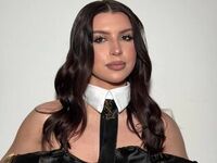 naughty cam girl fingering shaved pussy MauraHiteman