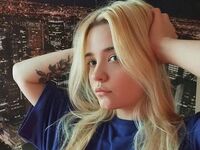 hot girl cam MonnieMoniz