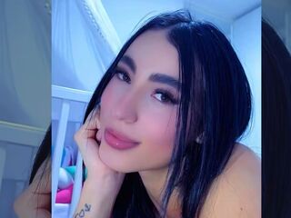 naked camgirl AdelaMartins