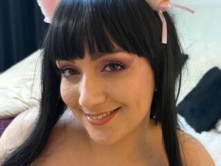 topless webcamgirl AdelineDevin