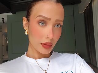 naked cam girl photo AdrianaRossetti