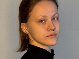 live chat room AlainaCaveness