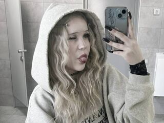 camgirl showing pussy AlicaUwu