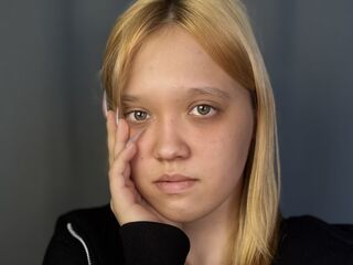 cam girl fingering AlleenWelke