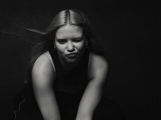 nude webcam girl picture AngellaMaulin