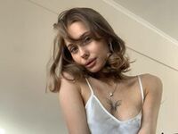 naked girl with webcam masturbating with dildo BarbaraBlume