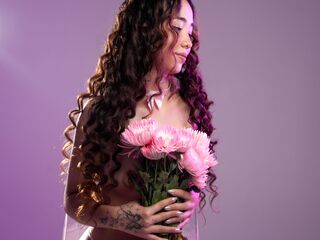 kinky webcam model BellaClaire