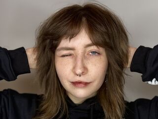 camwhore fingering shaved pussy BettieGiernoth