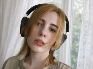 naughty cam girl masturbating CarlHanchett