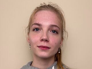 sexy webcamgirl picture CarmanChapmon