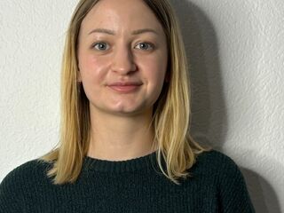 naked cam girl fingering pussy CarmeliaRihner