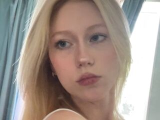 hot cam whore CeciliaWhithrock