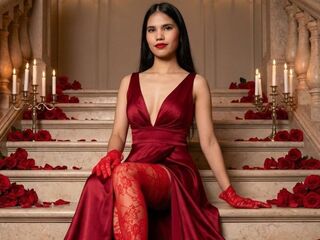 naughty camgirl masturbating with vibrator CelesteCouds