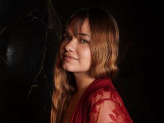girl chat CharlotBlonde