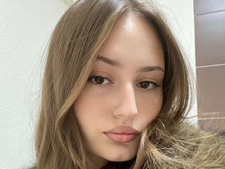 camgirl masturbating with dildo ChauPoling