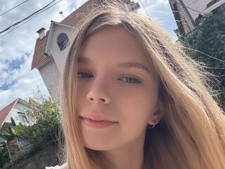 nude web cam ChloeFruye