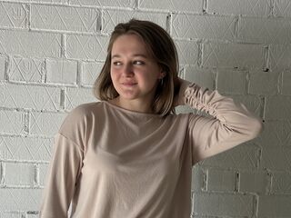 live chat ChristiaBenoy