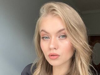 naughty webcam ElaraBrooks