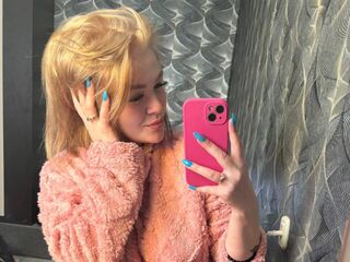 naughty cam girl masturbating ElizabethCamaro