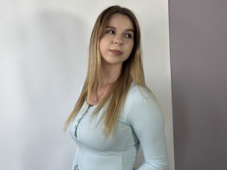 naked girl with webcam masturbating with sextoy EllenUnzueta