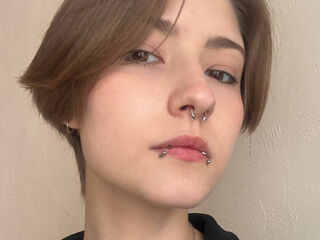 naked cam girl picture EssieAcheampong