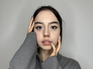 live chat HannahDinizo