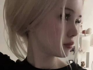 naked webcam girl HeatherHeinitz
