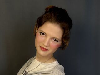 camslut fingering shaved pussy IrisKemp