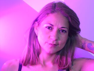 naked camgirl fingering pussy IsabellaBaker