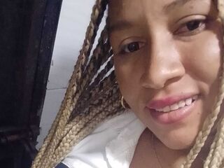 naughty cam girl fingering shaved pussy IsisRusso