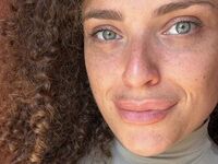 naked girl with webcam masturbating with vibrator IvanaRoss