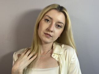 bedroom livecam JeanneHolmes