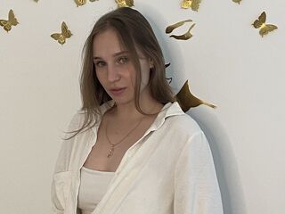 naughty cam girl masturbating KandiceBishard