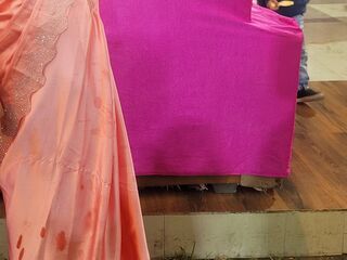 camgirl fingering shaved pussy KayleeLisha