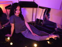 adult web cam chat room KyaraLux