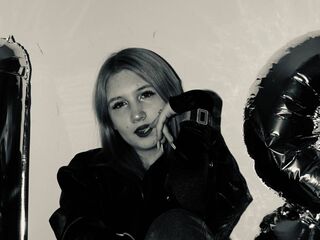 webcamgirl LatishaWolfenden