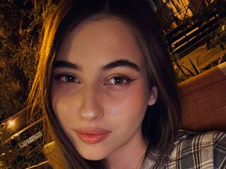chatroom cam LeiaFrost