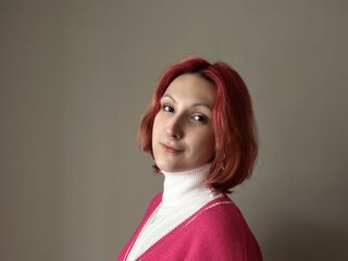 closeup web cam LesliMahone