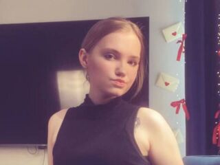 nude cam girl pic LoraKen