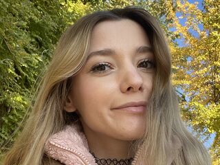 adult cam LunariaVelvet