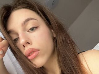 naked camgirl masturbating LyraMoonshadow