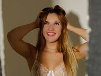 naked girl with webcam masturbating MadisonAllin