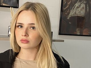 voyeur web cam MarnieRhyner