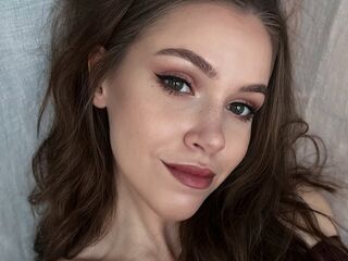 masturbating camgirl MeleeEva