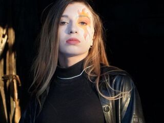 topless webcamgirl MerlynHepburn