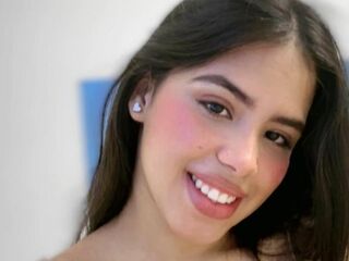 naked webcamgirl MiaFoxyx