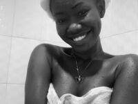 closeup webcam MonaReign